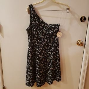 So Large black white floral one shoulder dress NWT